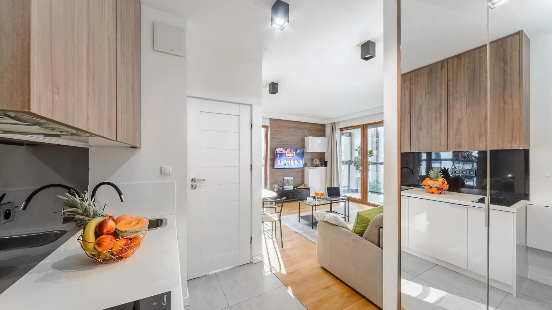 Lumina Apartment With Parking Near Muzeum Powstania Warszawa
