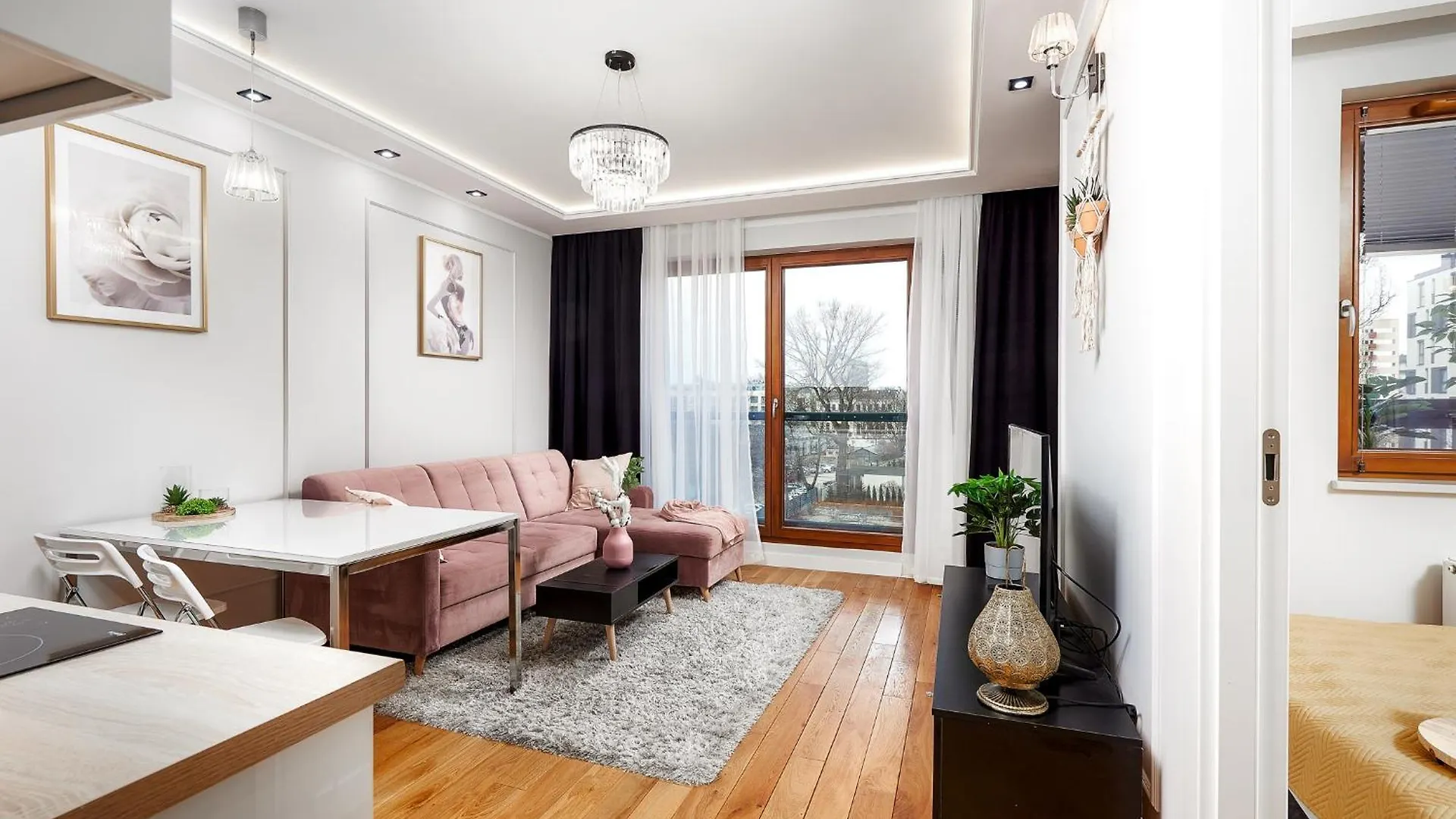 Lumina Apartment With Parking Near Muzeum Powstania Warsaw Poland