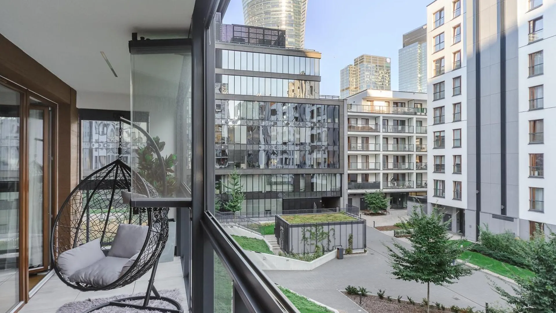 Lumina Apartment With Parking Near Muzeum Powstania Warsaw